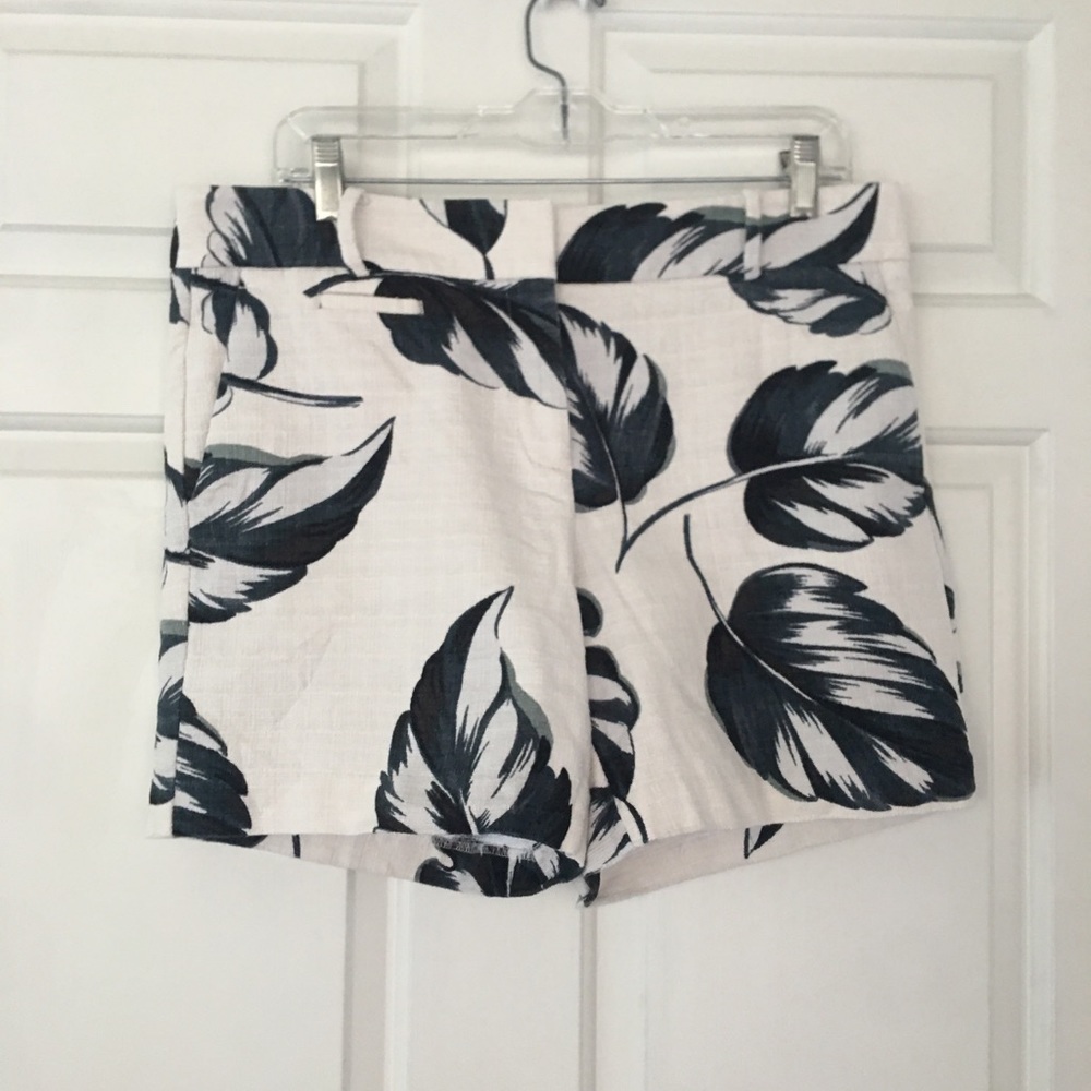 Ann Taylor The Metro Short In Leaves